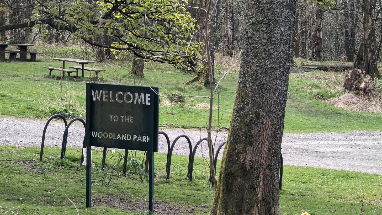 The welcome sign at Alva Glen park.
