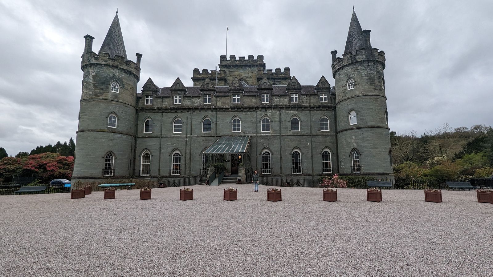 The turreted grey frontage of Inveraray Castle