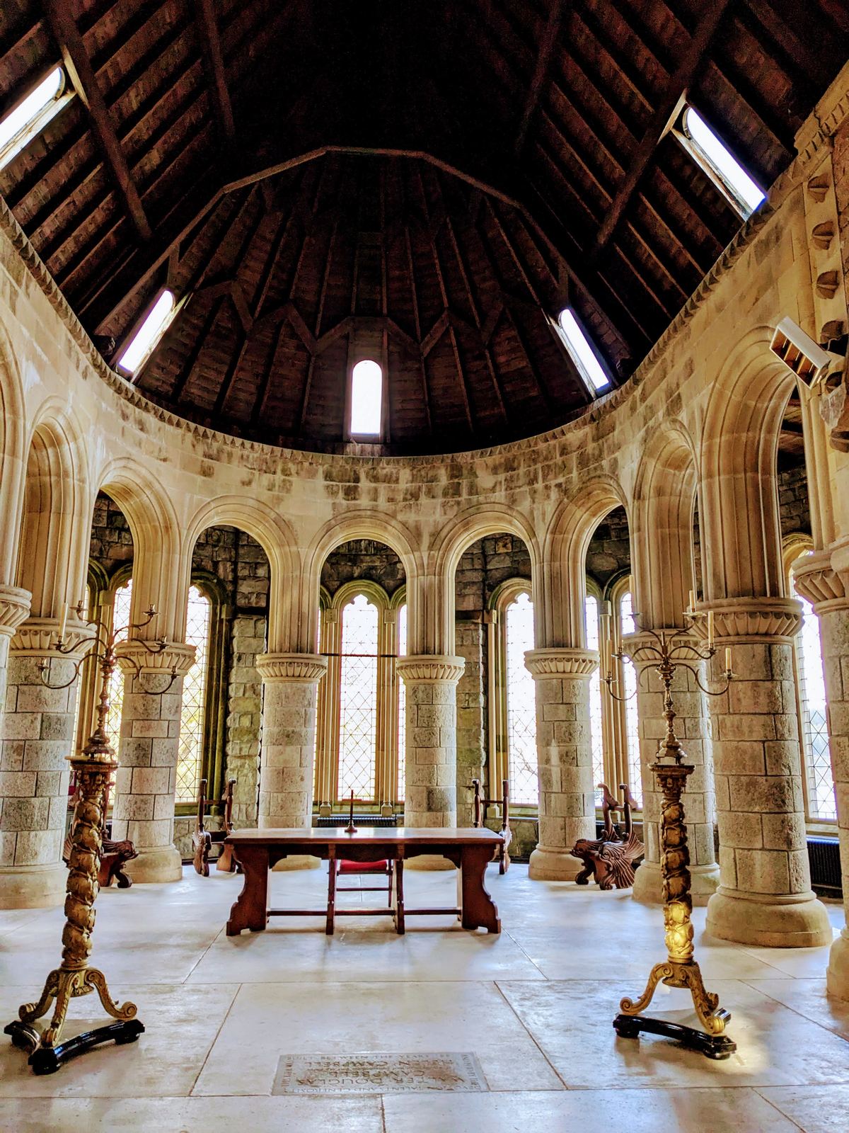 The ribbed apse and altar of St Conan&rsquo;s Kirk.