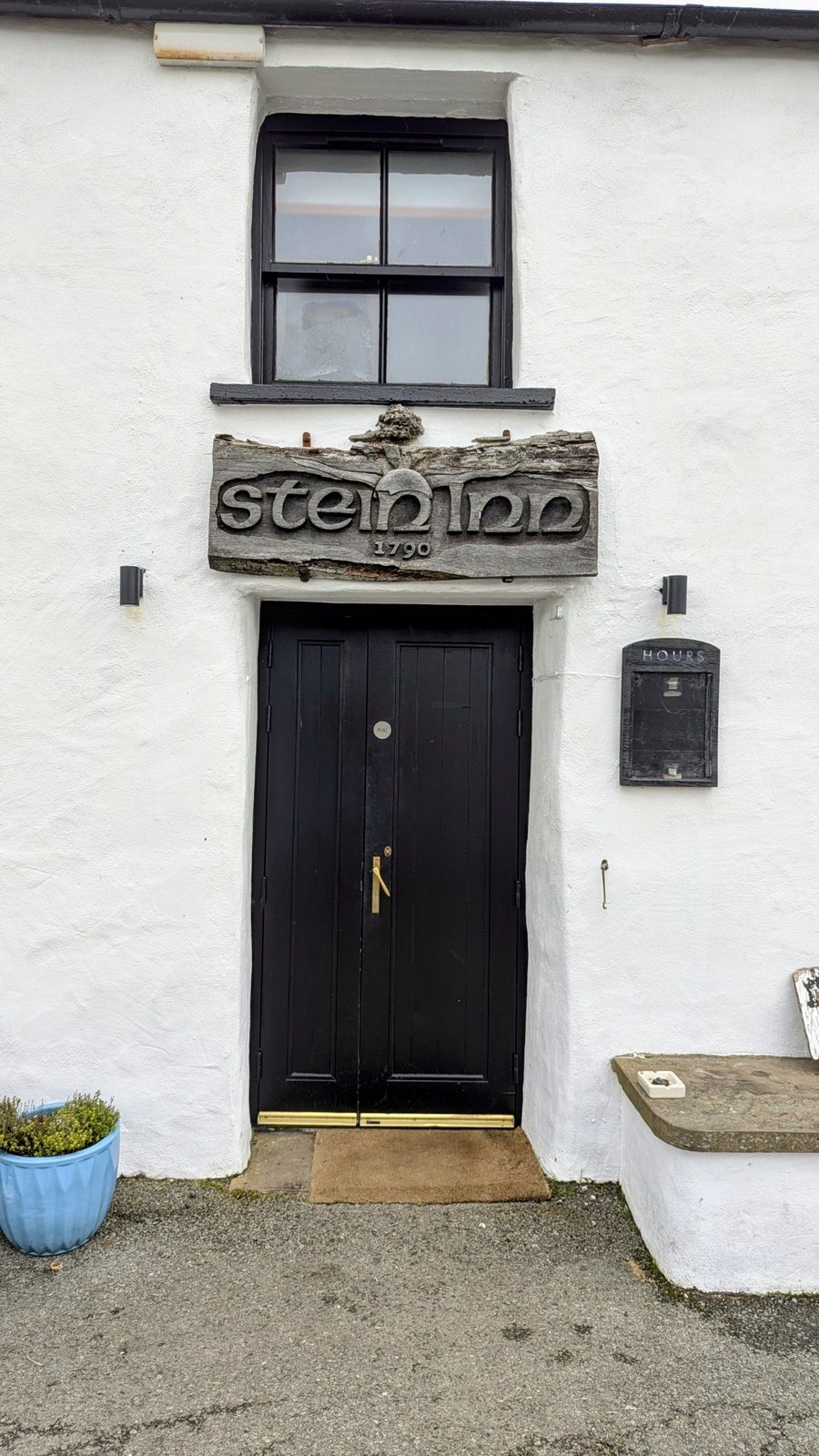 The whitewashed Stein Inn with its date stone, Waternish, Skye.