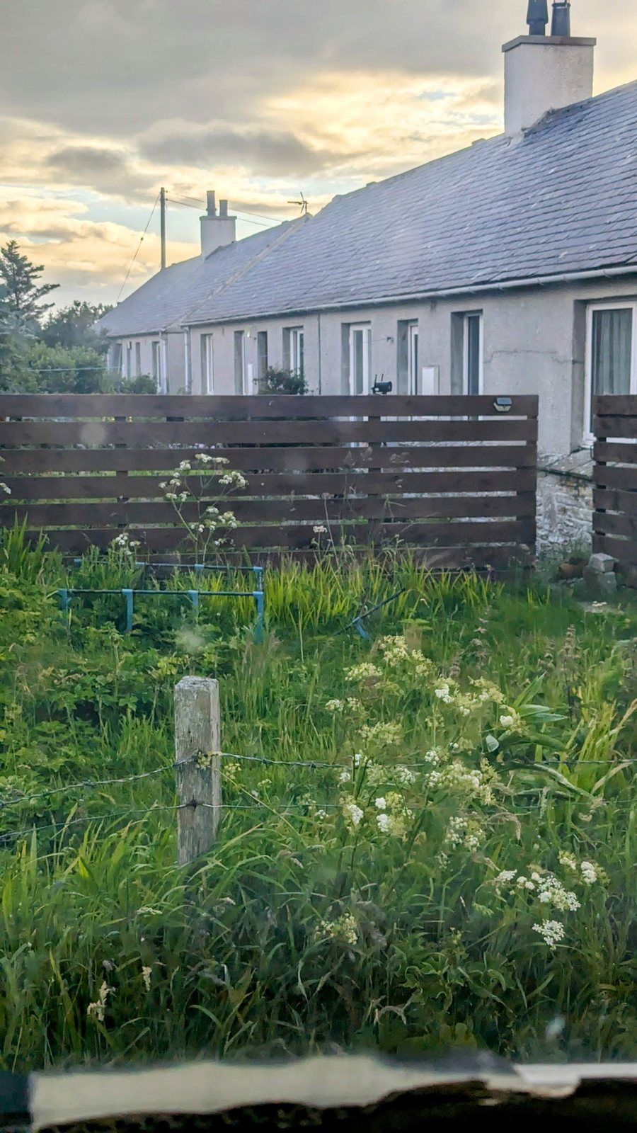 The old cottages at the top of the Whaligoe Steps.